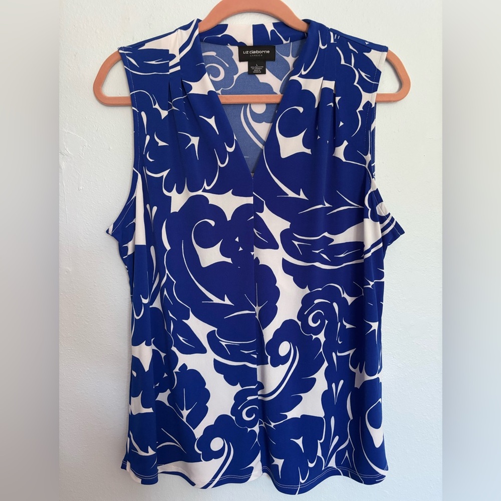 Liz Claiborne Blue and White Graphic Blouse